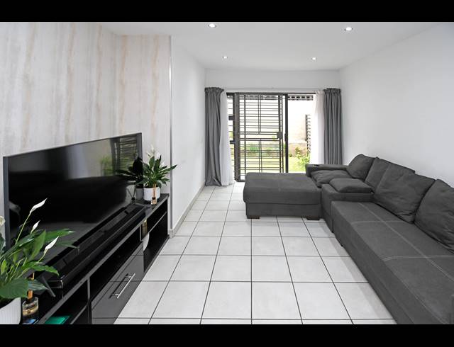 2 BEDROOM TOWNHOUSE FOR SALE IN FERNDALE